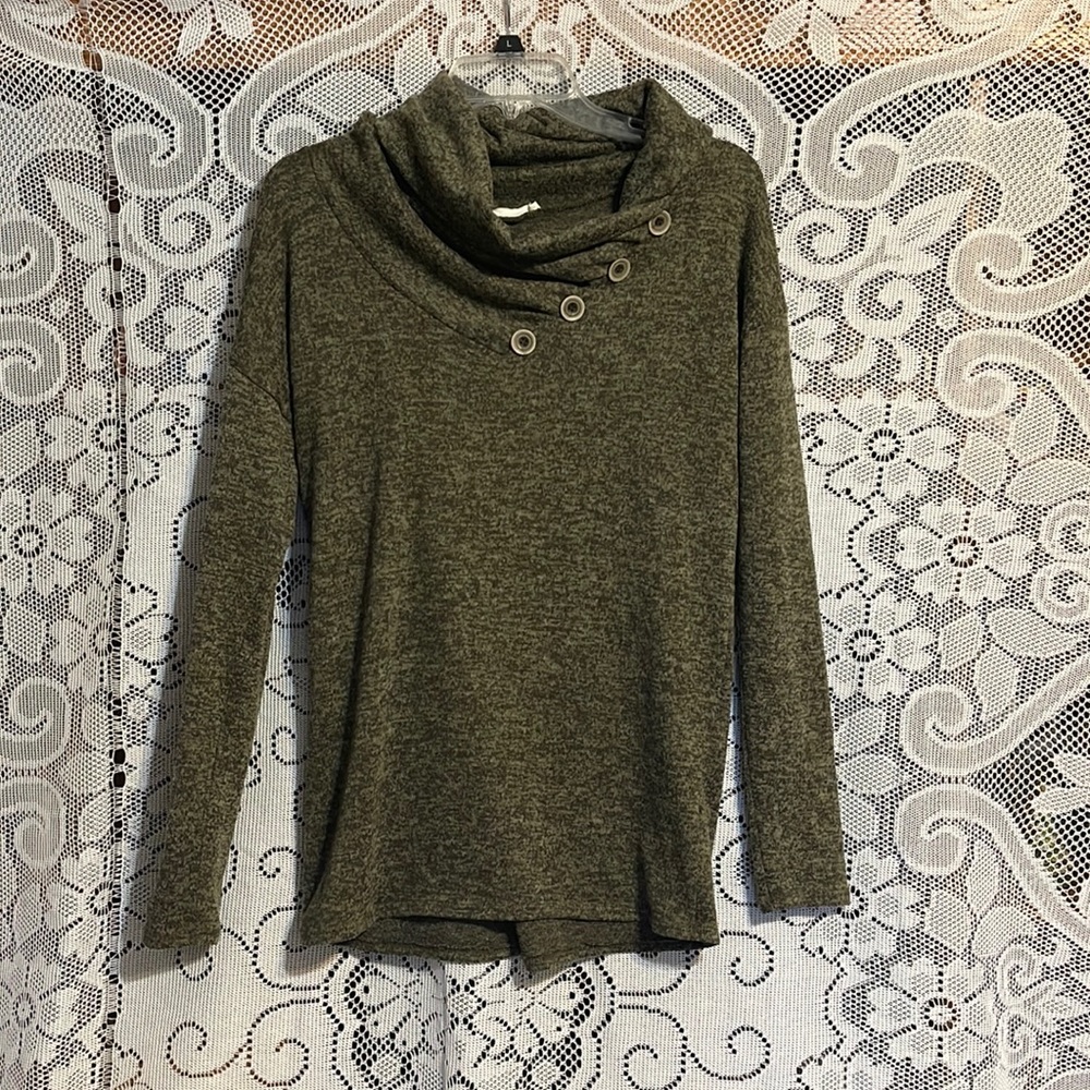 ⭐️ Green Cowl Neck Sweater